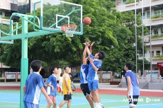 免费直播站的广告与弹窗风险：诱导下载、赌博广告与钓鱼